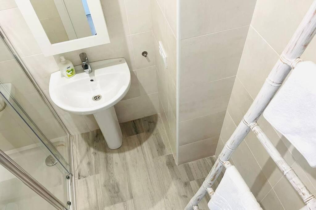 Precioso Apartamento Con Vistas Parciales, Garaje Y Piscina Tarifa Exterior foto